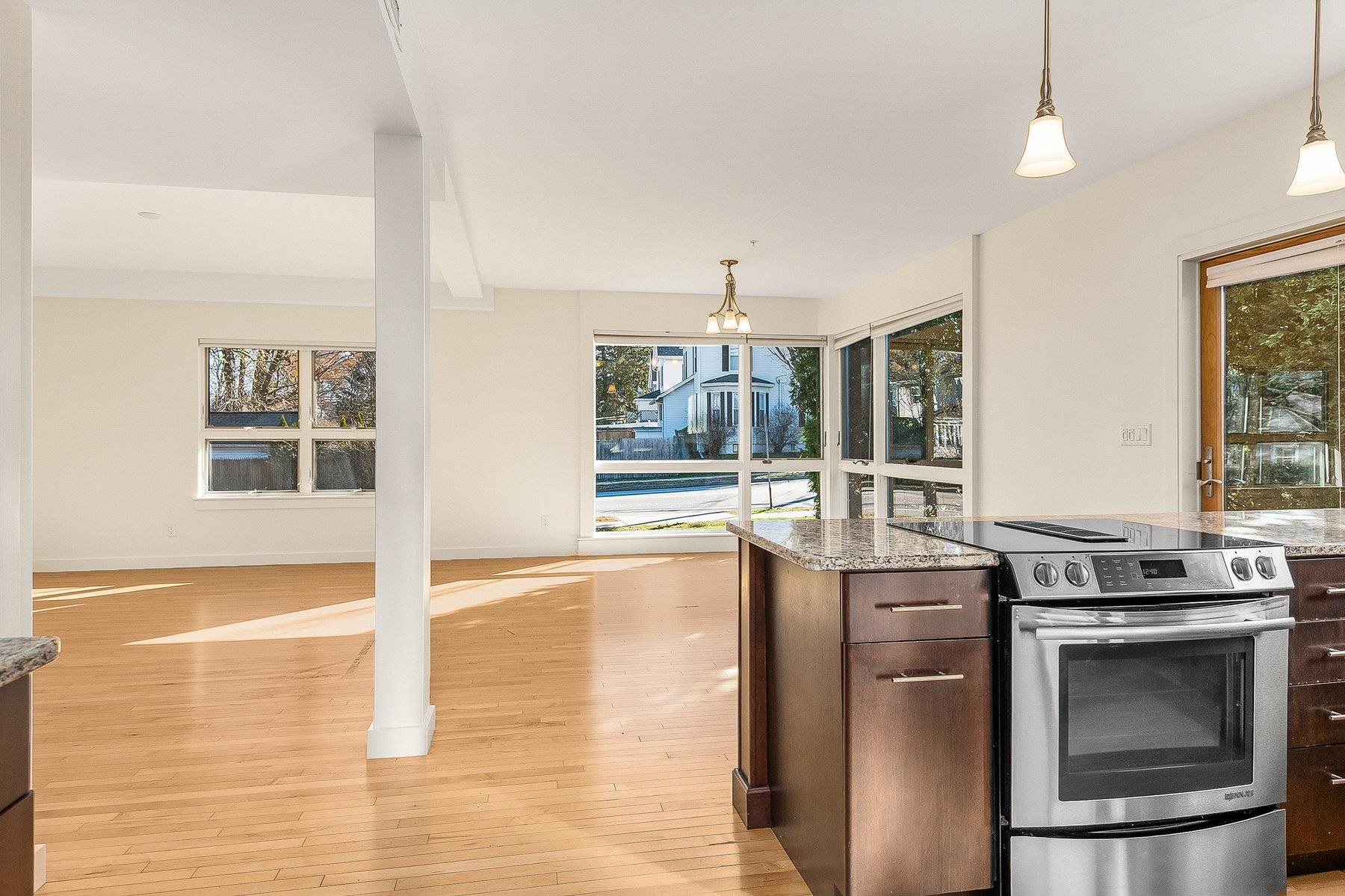 677 Dennett Street, Unit 1 Portsmouth, NH 03801 - Photo 5 of 27