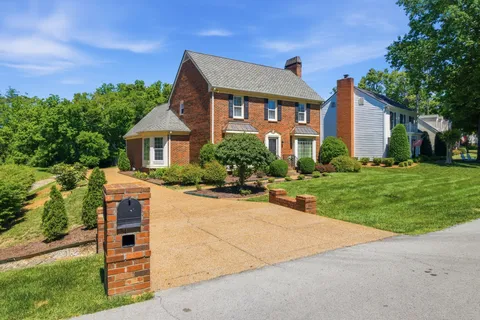 $850,000 | 166 Cottonwood Drive, Franklin, TN 37069