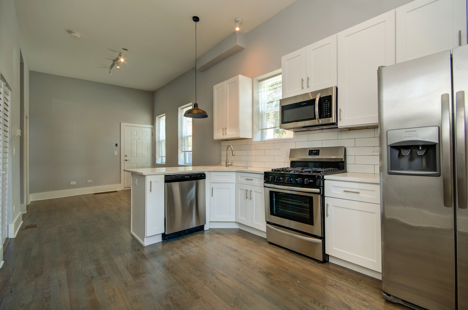 1901 West 21st Place, Unit 1R Chicago, IL 60608 - Photo 3 of 8