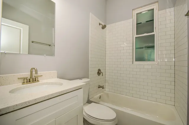 $1,800 | 1901 West 21st Place, Unit 1R, Chicago, IL 60608