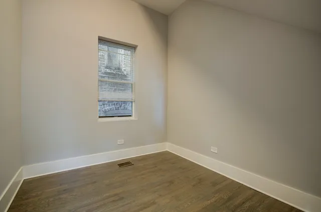 $1,800 | 1901 West 21st Place, Unit 1R, Chicago, IL 60608