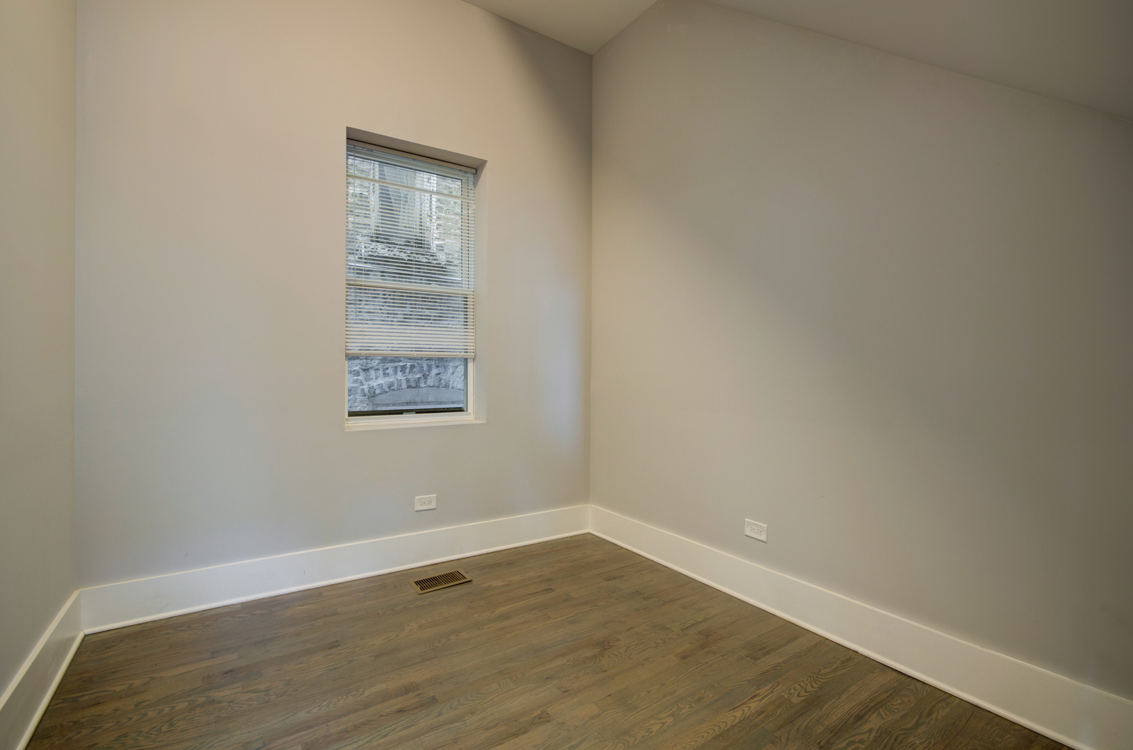 1901 West 21st Place, Unit 1R Chicago, IL 60608 - Photo 7 of 8