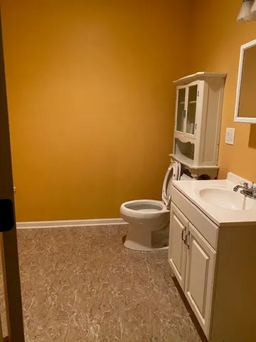 $4,000 | 1626 South Luther Avenue, Oakbrook Terrace, IL 60181