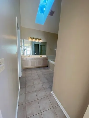 $3,800 | 1626 South Luther Avenue, Oakbrook Terrace, IL 60181