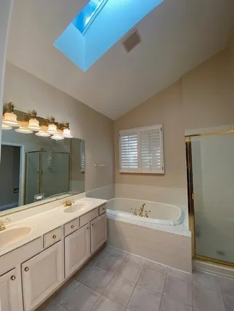 $3,800 | 1626 South Luther Avenue, Oakbrook Terrace, IL 60181