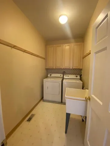 $4,000 | 1626 South Luther Avenue, Oakbrook Terrace, IL 60181