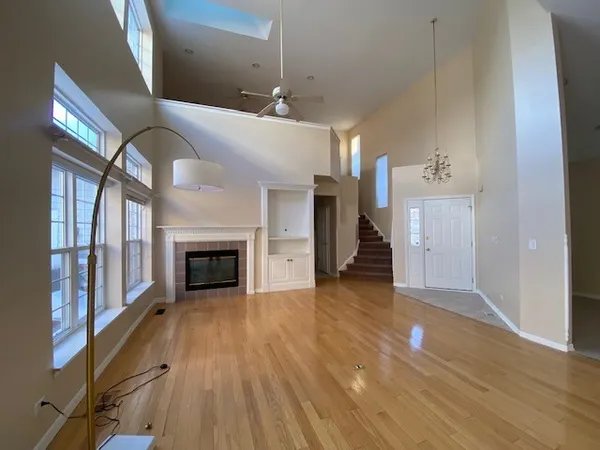 $3,800 | 1626 South Luther Avenue, Oakbrook Terrace, IL 60181