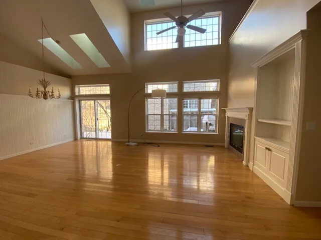 $4,000 | 1626 South Luther Avenue, Oakbrook Terrace, IL 60181