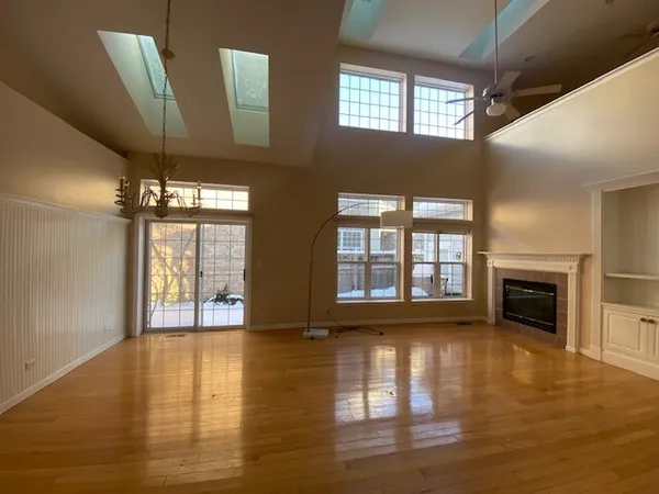 $3,800 | 1626 South Luther Avenue, Oakbrook Terrace, IL 60181