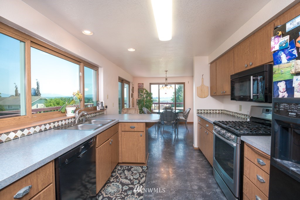 2497 Mountain View Road Ferndale, WA 98248 - Photo 11 of 32