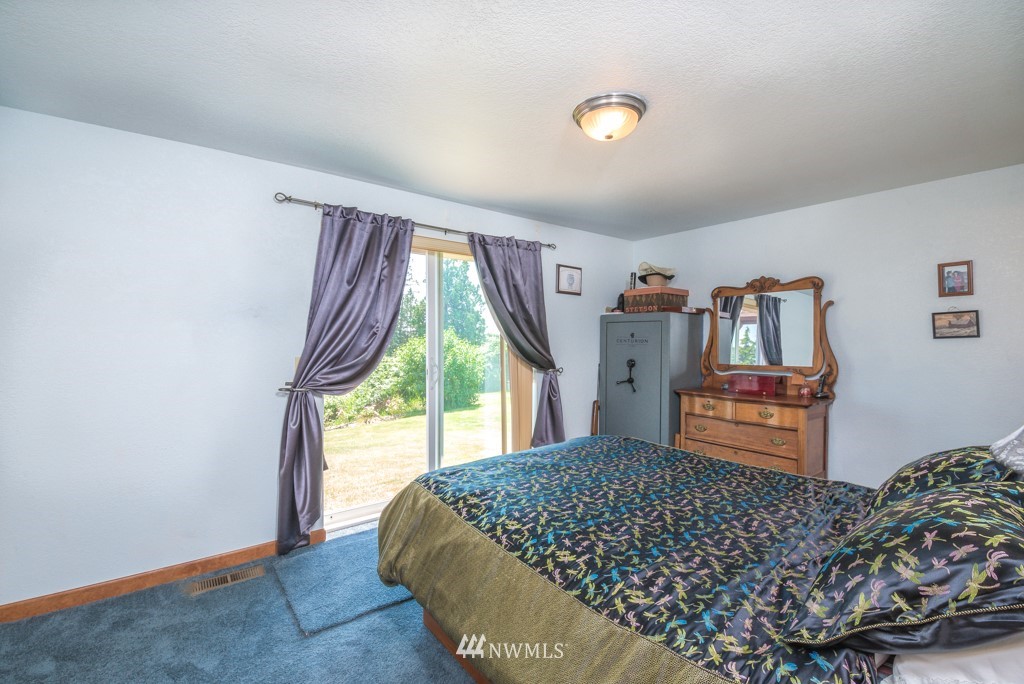 2497 Mountain View Road Ferndale, WA 98248 - Photo 15 of 32