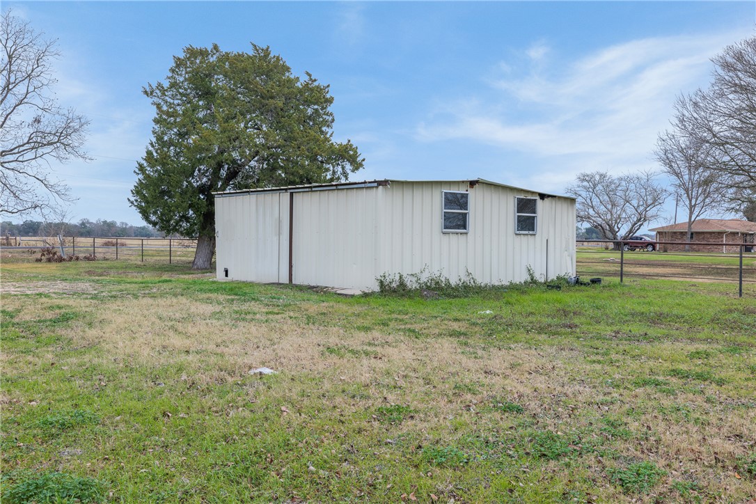 1172 County Road 268 Somerville, TX 77879 - Photo 7 of 40 a view of a backyard with garden