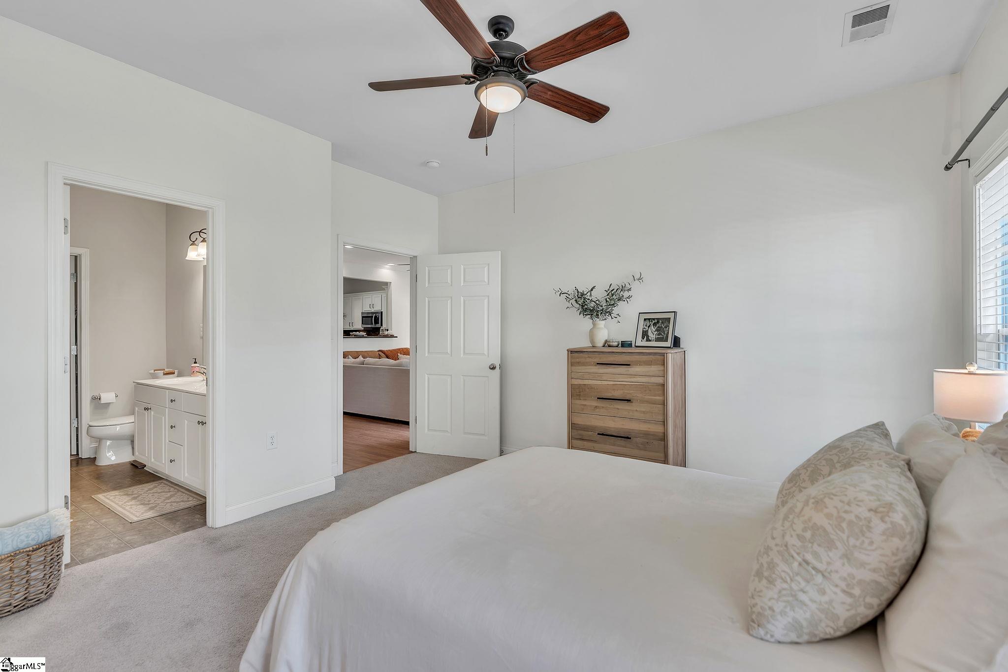 4 Walking Court Greenville, SC 29607 - Photo 11 of 33