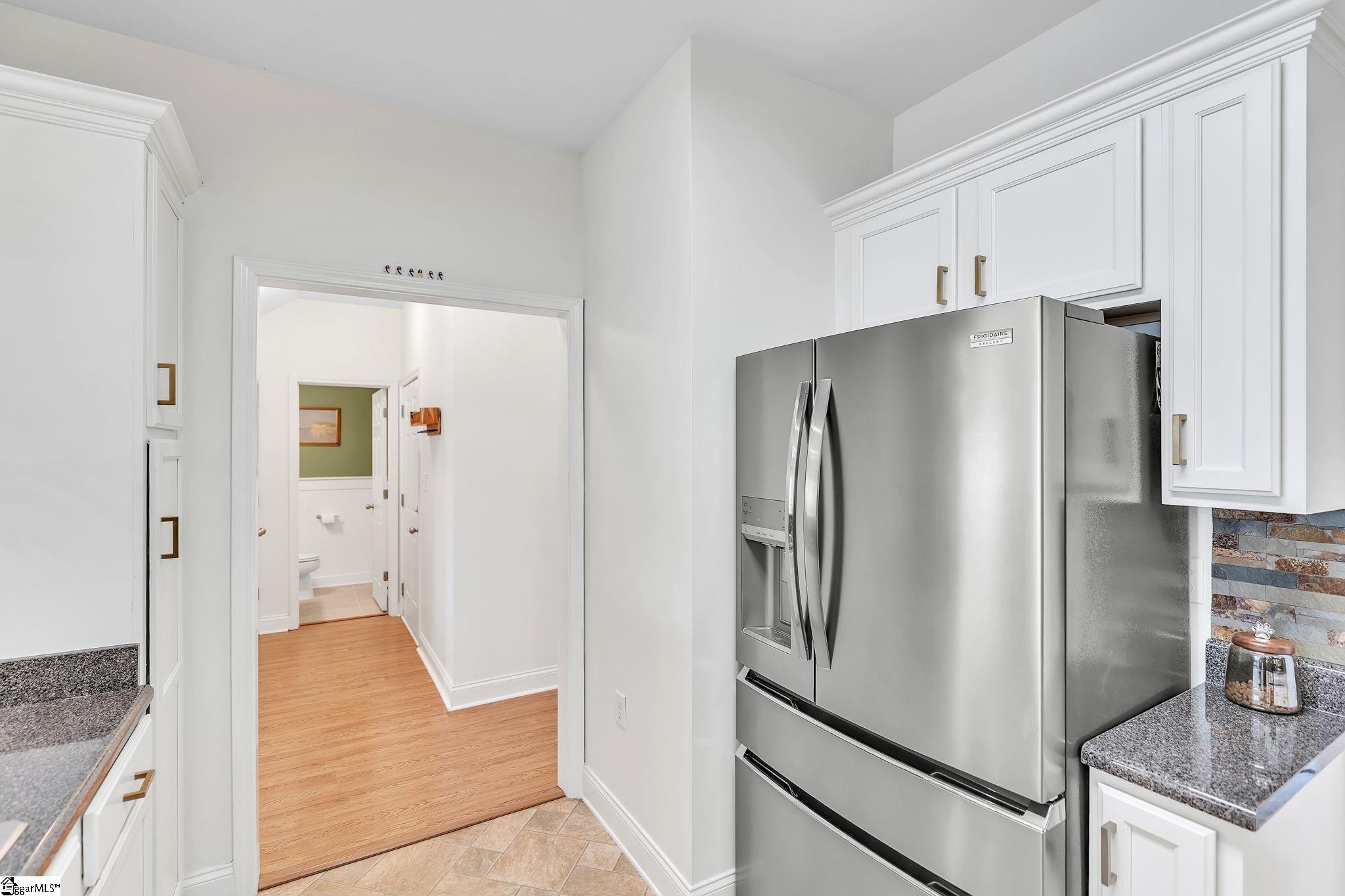 4 Walking Court Greenville, SC 29607 - Photo 8 of 33