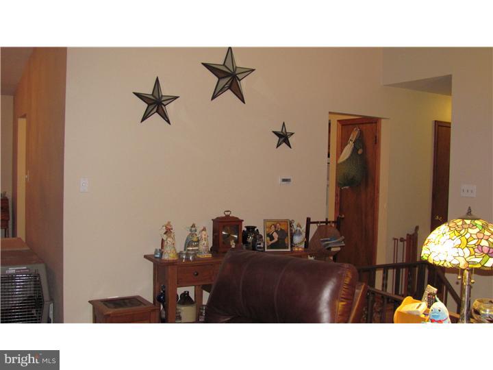 420 West Thatcher Road Quakertown, PA 18951 - Photo 11 of 24 Foyer