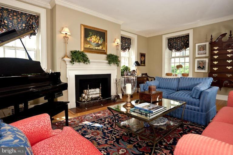 1 Farview Road Baltimore, MD 21212 - Photo 3 of 21 Living Room