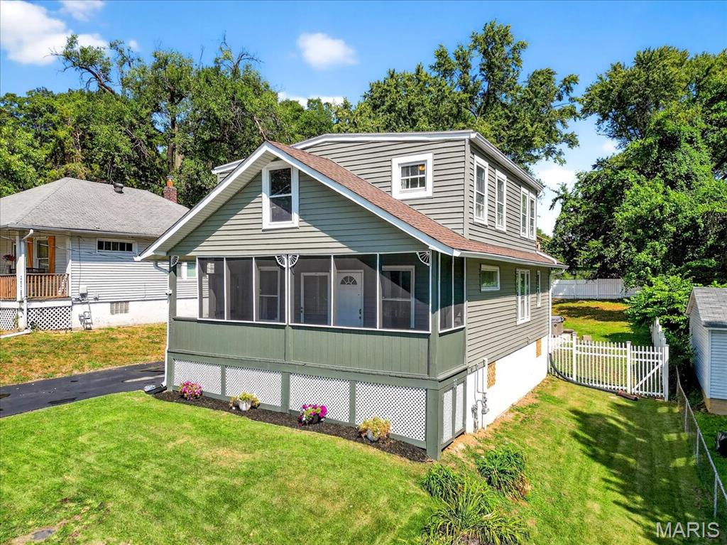 8511 Renz Avenue St. Louis, MO 63114 - Photo 2 of 62