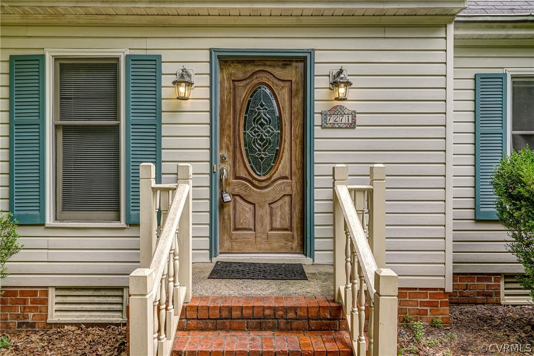 7271 Narrowridge Road Richmond, VA 23231 - Photo 3 of 49 Gallery Image 3