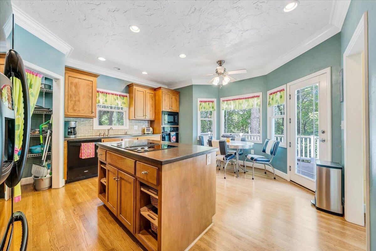 159 Lakeshore Terrace Road Hardy, VA 24101 - Photo 12 of 90 Kitchen