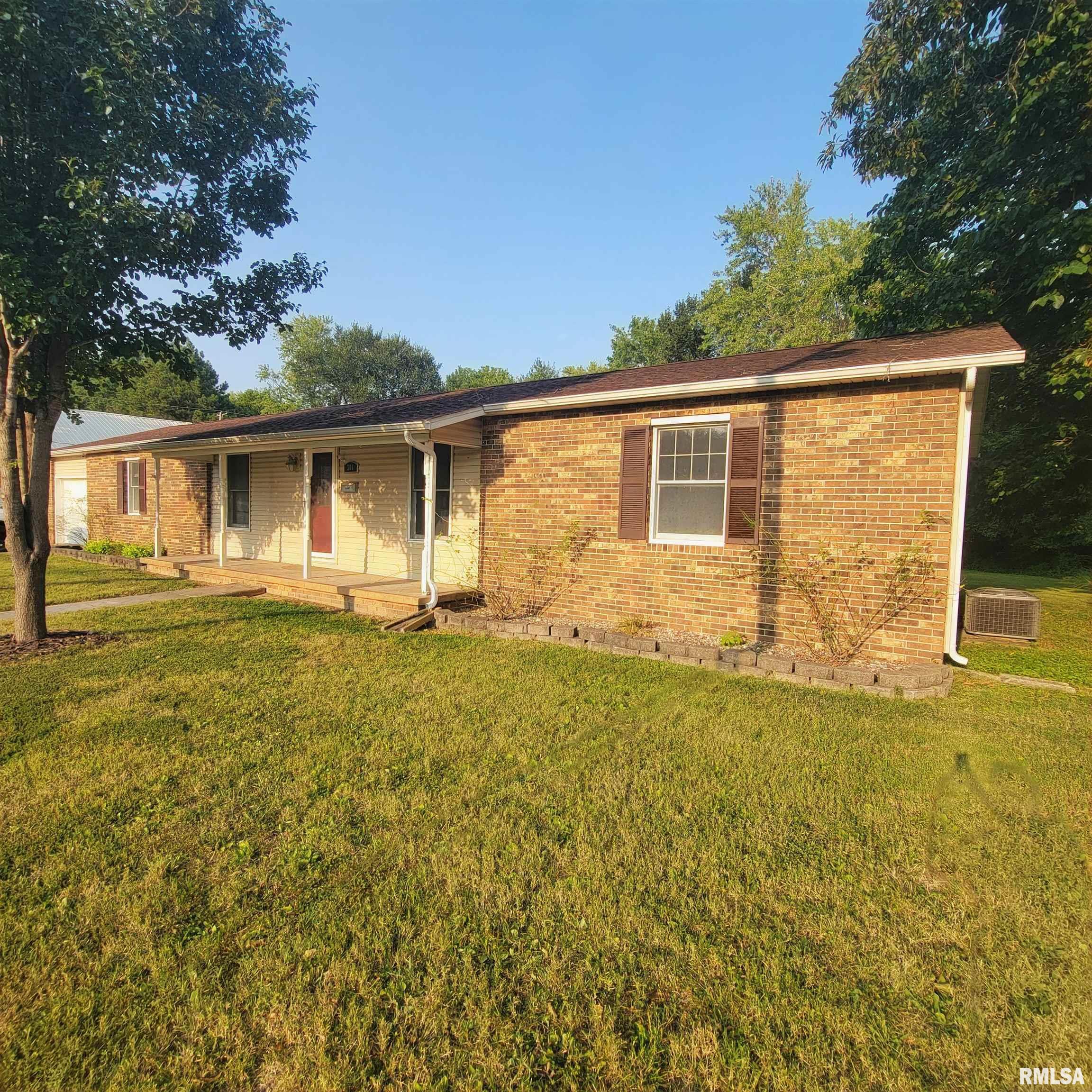 306 North Chestnut Street Christopher, IL 62822 - Photo 3 of 26 Gallery Image 3