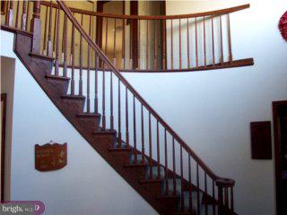 420 Timber Circle Wayne, PA 19087 - Photo 5 of 6 Gallery Image 5