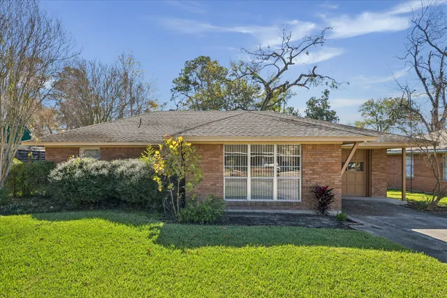 $1,875 | 2115 Gardenia Drive, Houston, TX 77018