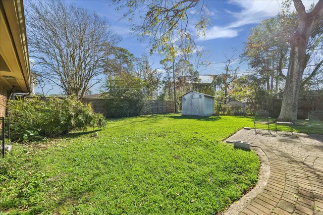 $1,875 | 2115 Gardenia Drive, Houston, TX 77018