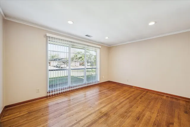 $1,875 | 2115 Gardenia Drive, Houston, TX 77018