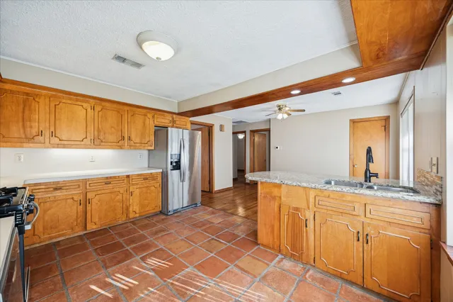 $1,875 | 2115 Gardenia Drive, Houston, TX 77018