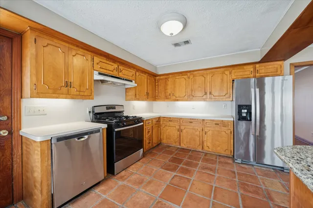 $1,875 | 2115 Gardenia Drive, Houston, TX 77018