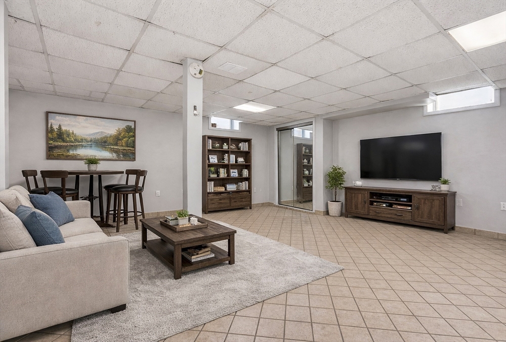 3 Franconia Street Worcester, MA 01602 - Photo 31 of 35