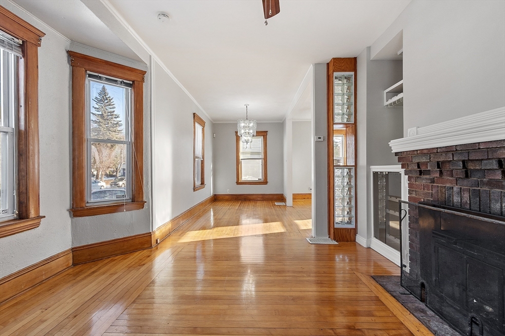 3 Franconia Street Worcester, MA 01602 - Photo 5 of 35