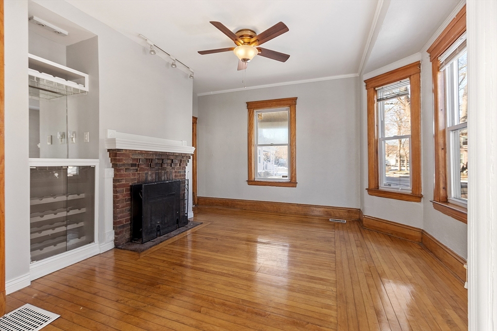 3 Franconia Street Worcester, MA 01602 - Photo 6 of 35