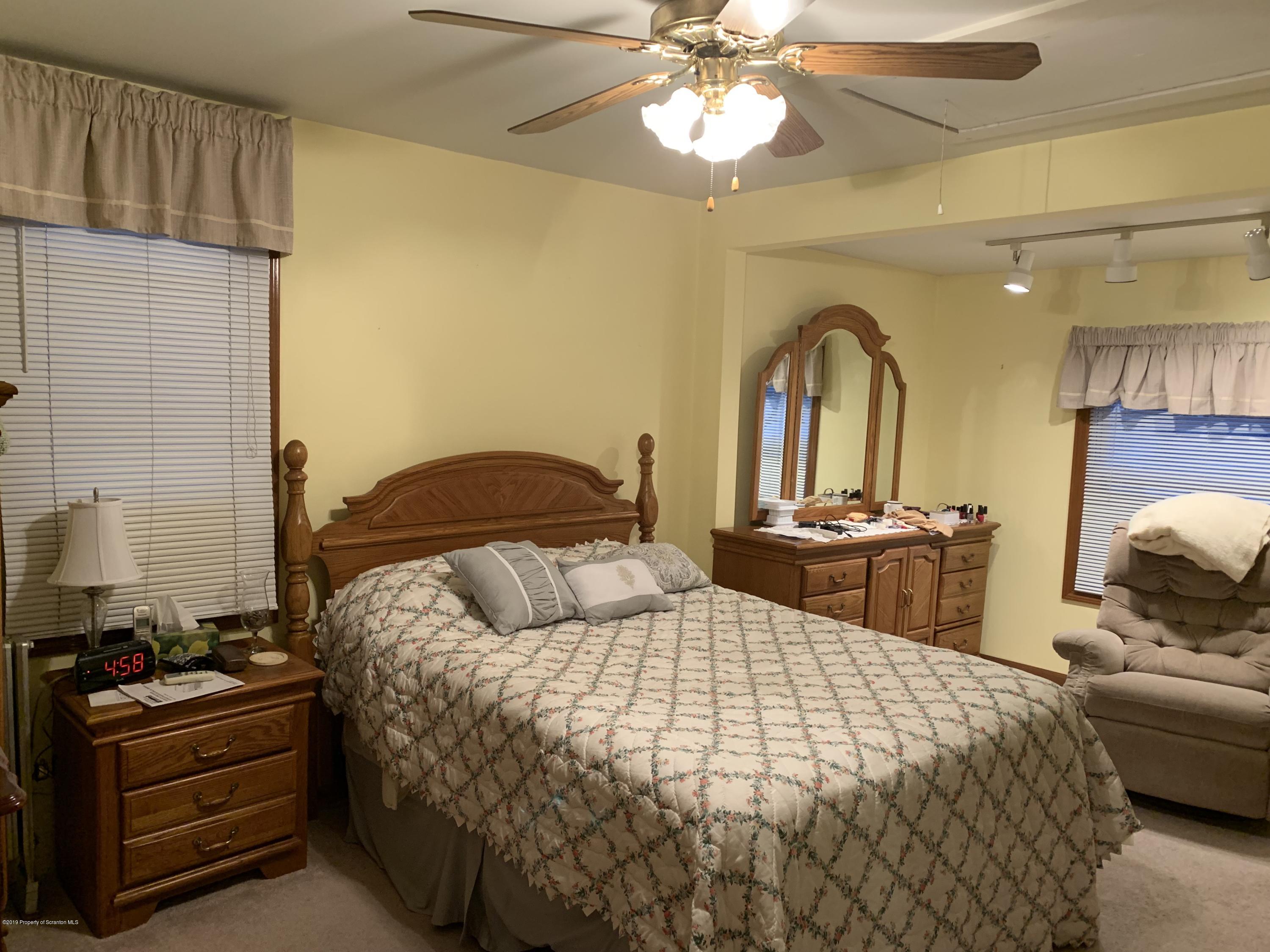 1131 Lloyd Street Scranton, PA 18508 - Photo 29 of 44