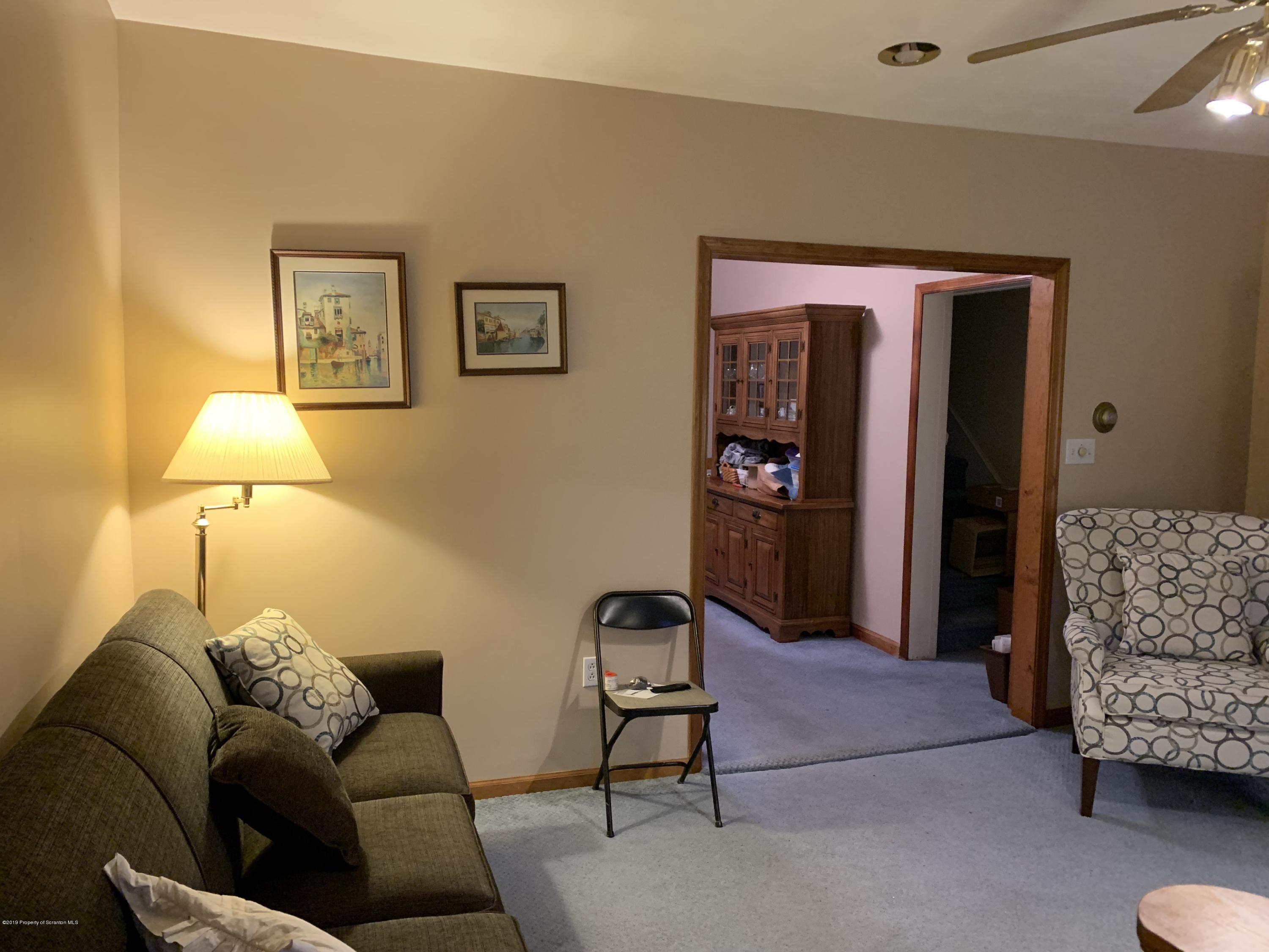 1131 Lloyd Street Scranton, PA 18508 - Photo 7 of 44