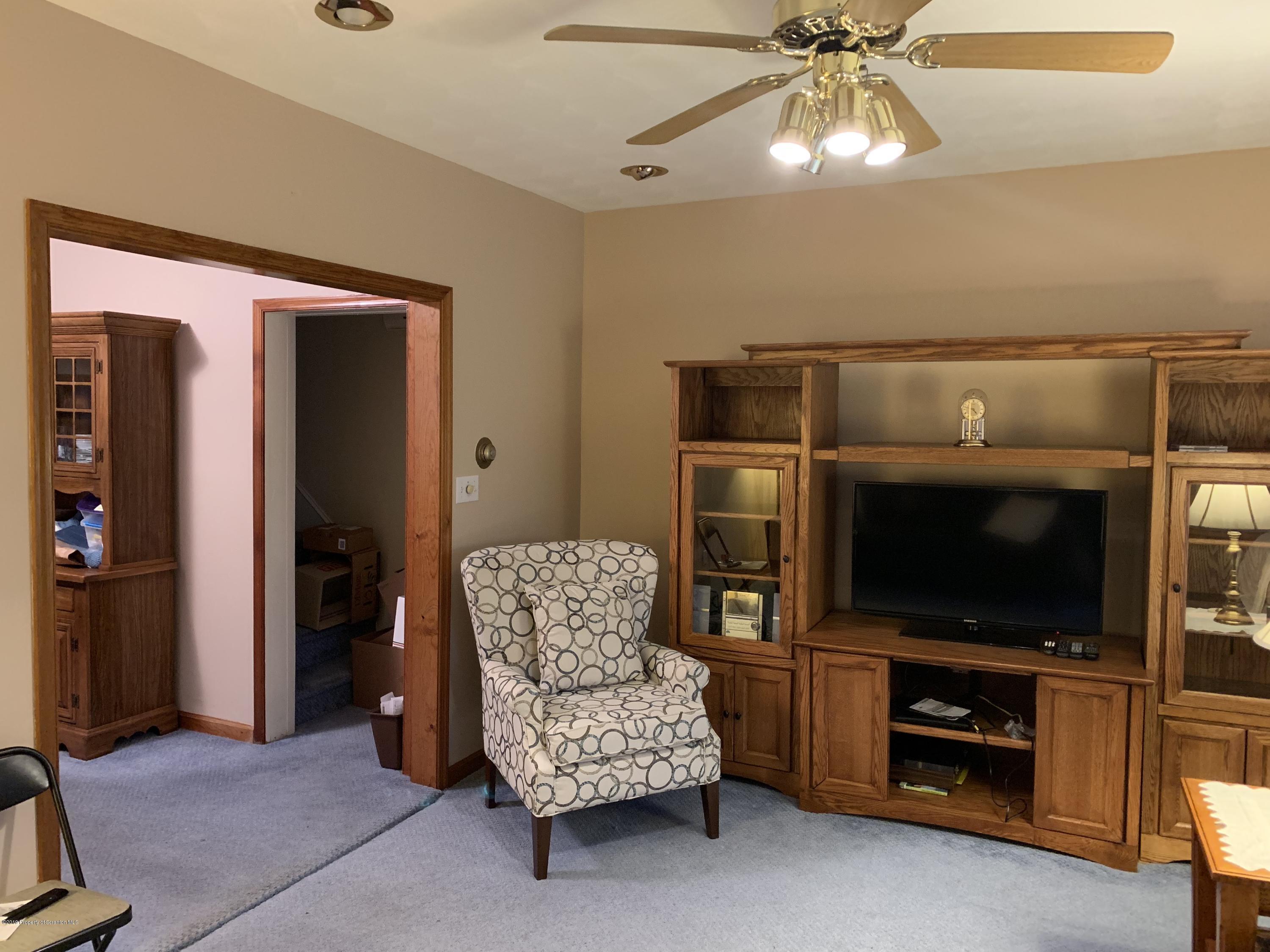 1131 Lloyd Street Scranton, PA 18508 - Photo 9 of 44