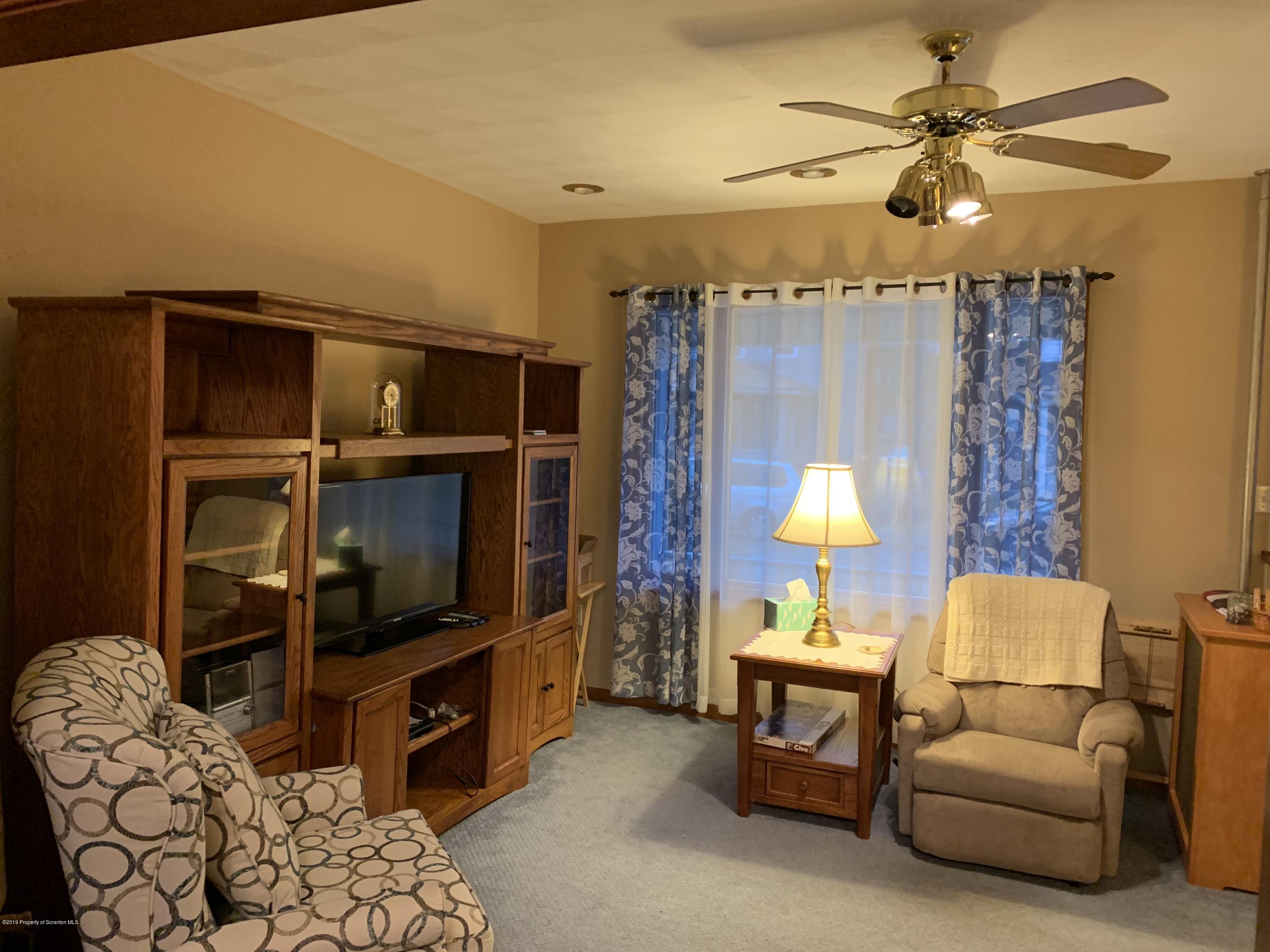 1131 Lloyd Street Scranton, PA 18508 - Photo 10 of 44