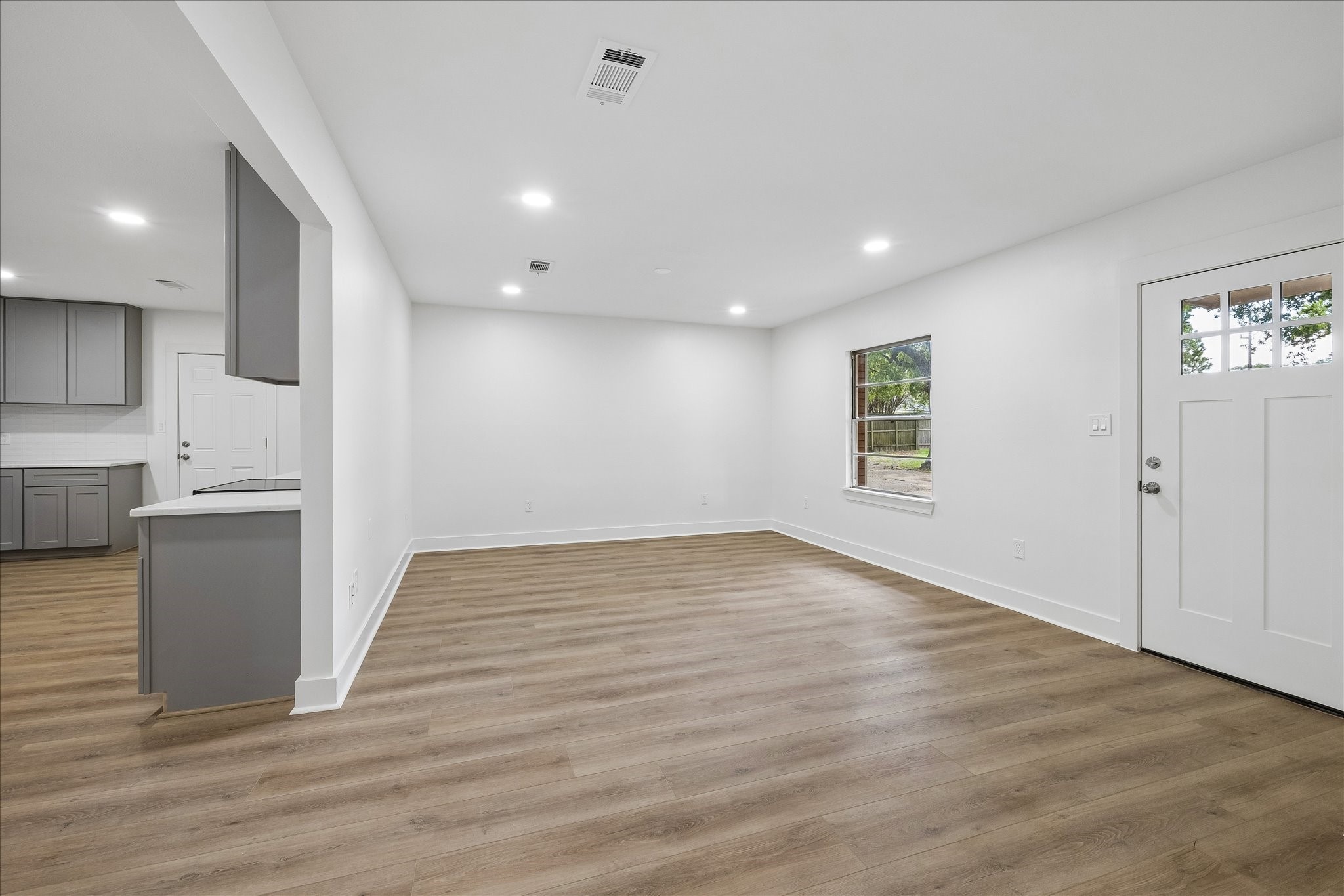 5615 Spring Cypress Road Spring, TX 77379 - Photo 5 of 22 Gallery Image 5