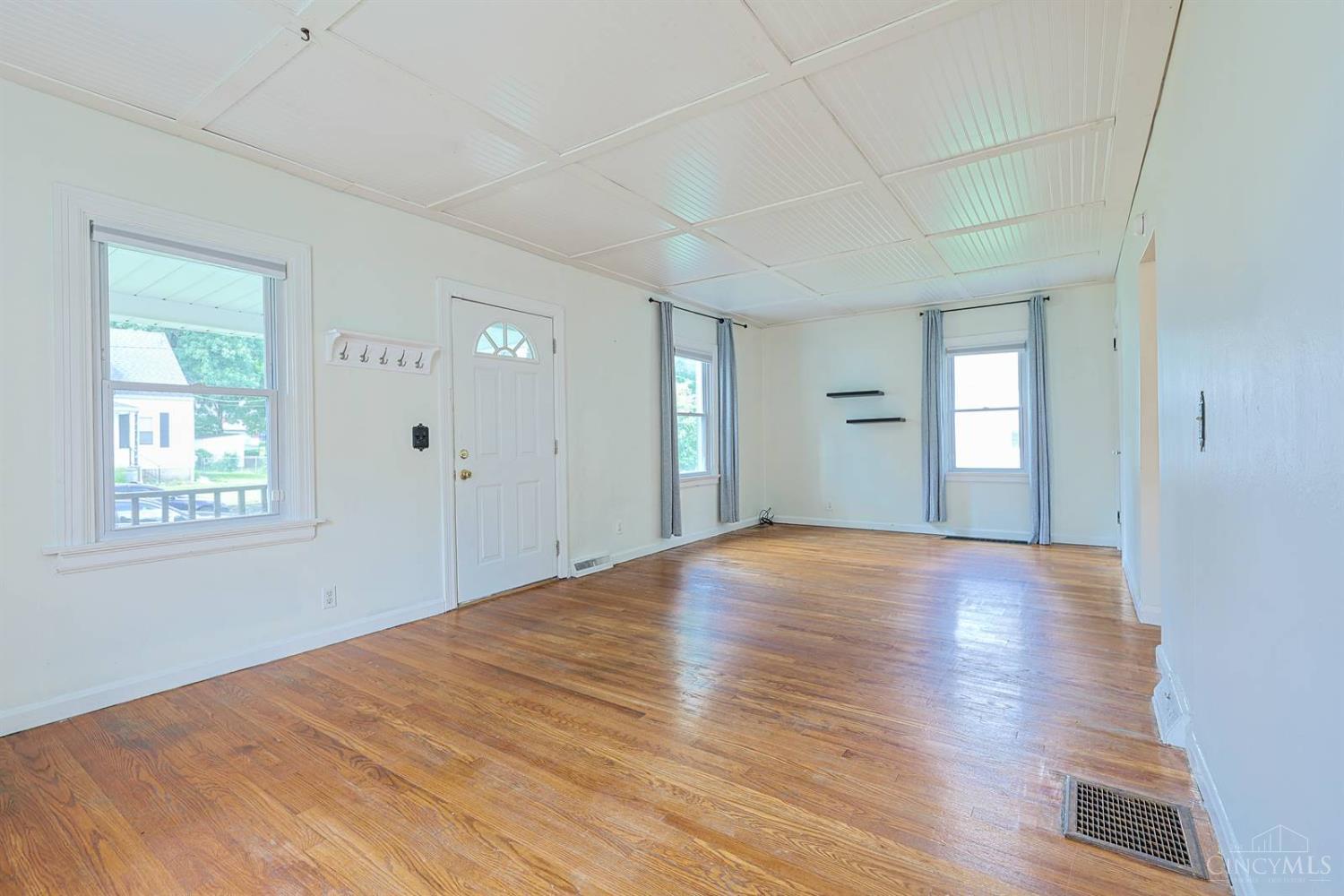 6648 Foster Avenue Cincinnati, OH 45230 - Photo 10 of 42