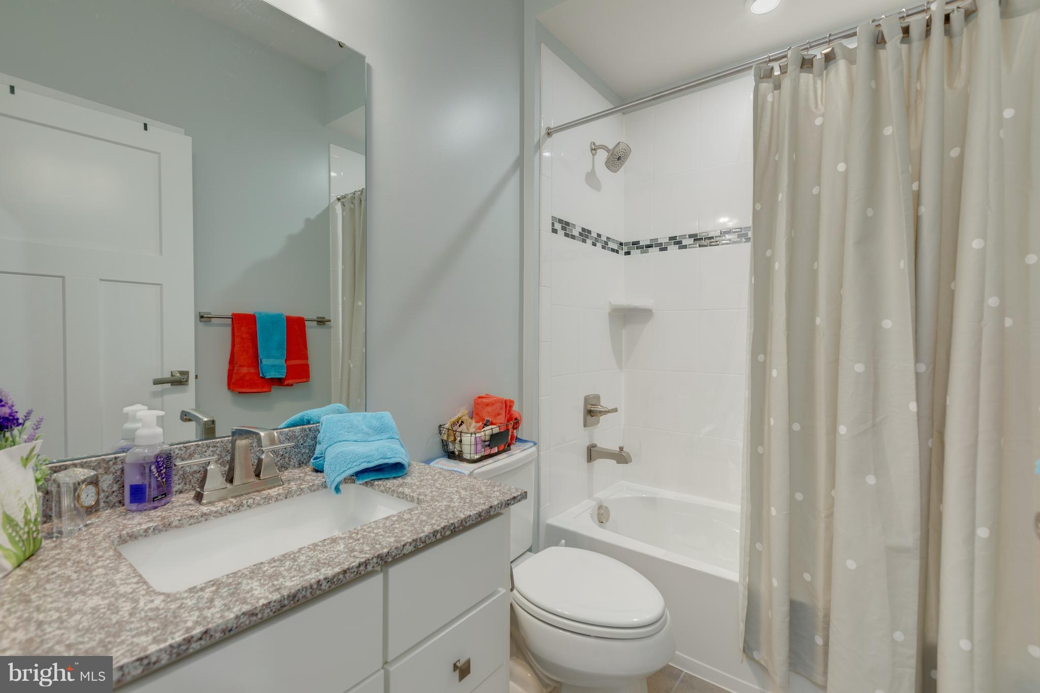 18008 Red Cedar Road Dumfries, VA 22026 - Photo 17 of 28 Upper Level 2nd Bathroom