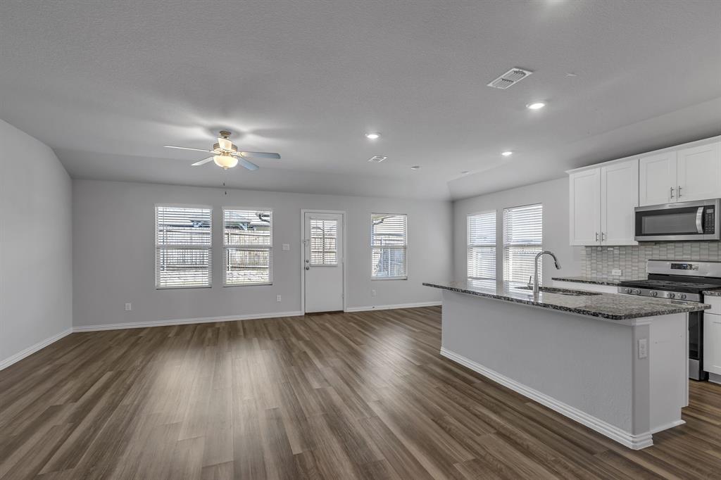 488 Deer Canyon Way Princeton, TX 75407 - Photo 8 of 29