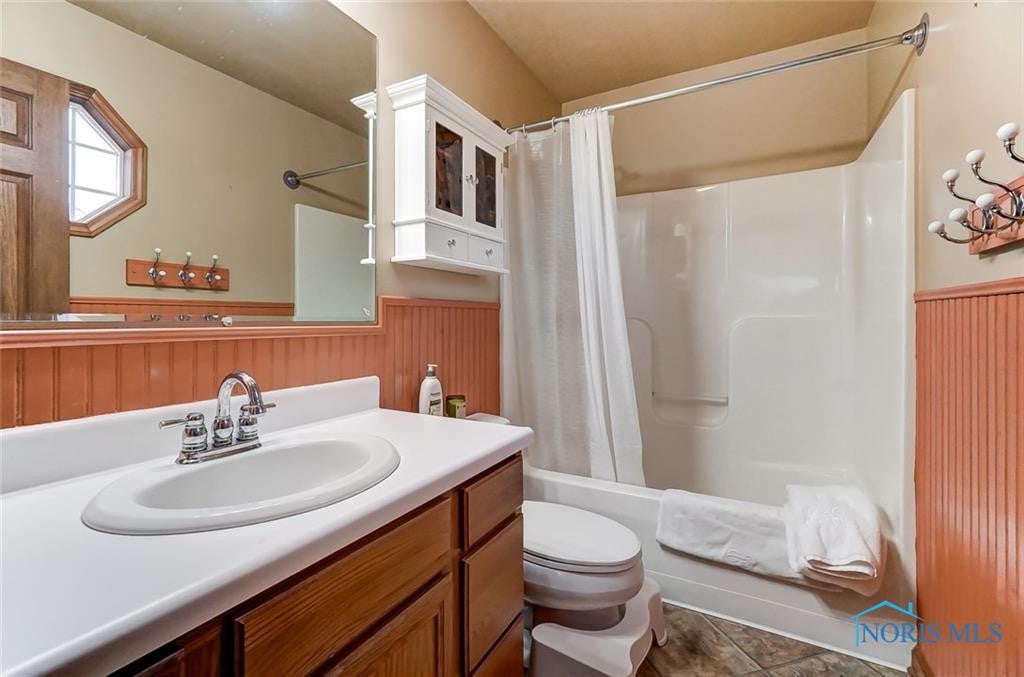 1526 Cardinal Road Bowling Green, OH 43402 - Photo 16 of 28 Gallery Image 16