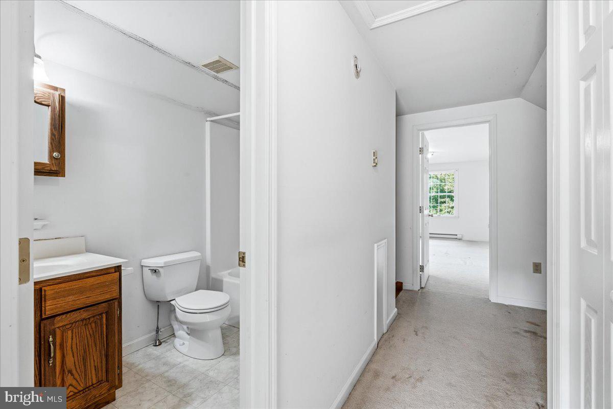 3508 Bittle Road Myersville, MD 21773 - Photo 26 of 44 Upstairs Hallway/Full Bath