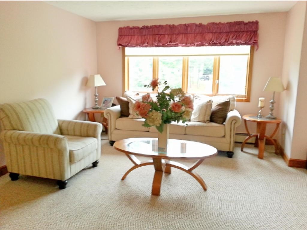 12 Lorri Road Derry, NH 03038 - Photo 4 of 22