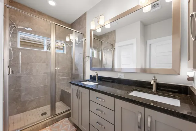 $4,500 | 915 Banyon Street, Austin, TX 78757