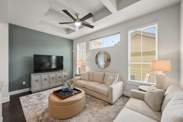 $4,500 | 915 Banyon Street, Austin, TX 78757