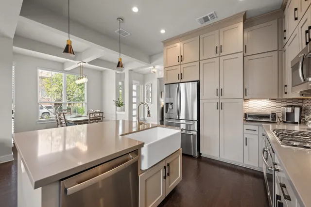 $4,500 | 915 Banyon Street, Austin, TX 78757