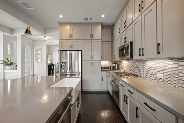 $4,500 | 915 Banyon Street, Austin, TX 78757