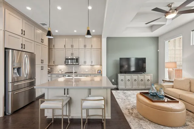 $4,500 | 915 Banyon Street, Austin, TX 78757