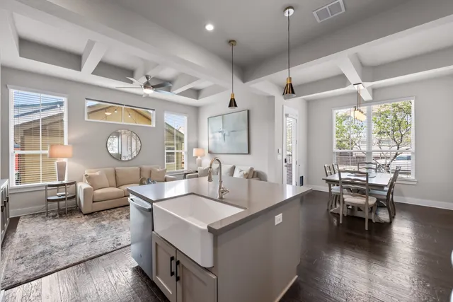 $4,500 | 915 Banyon Street, Austin, TX 78757